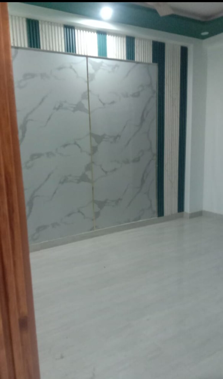 Room, sr-dwarka-city 3 Bedroom 1150 Sq.Ft. Builder Floor In Lal Kuan Ghaziabad 8707775