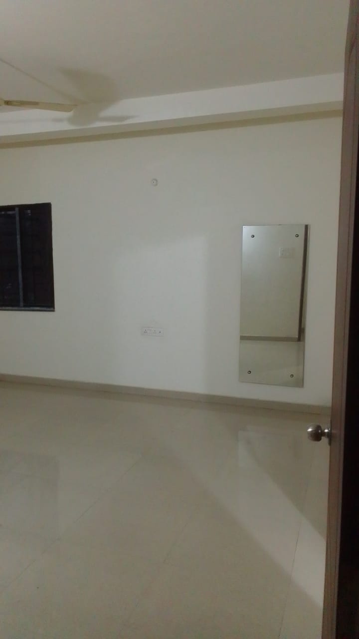 3 BHK Apartment For Rent in Pyramid City