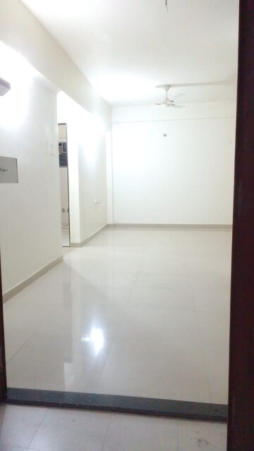 Room in 3 BHK Apartment at Jaripatka – for Rent