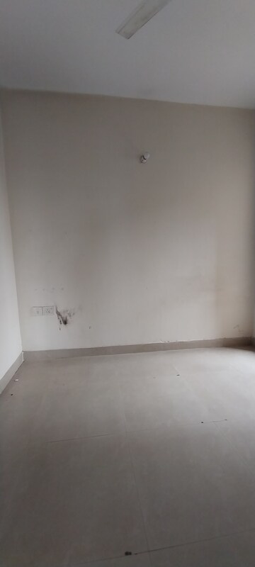 Room in 3 BHK Apartment at Aditya City Apartments, Shahpur Bamheta – for Rent