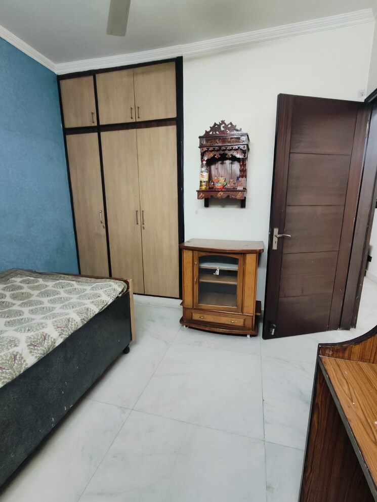 Room, malviya nagar 2 Bedroom 100 Sq.Yd. Builder Floor In Malviya Nagar Delhi 8707822