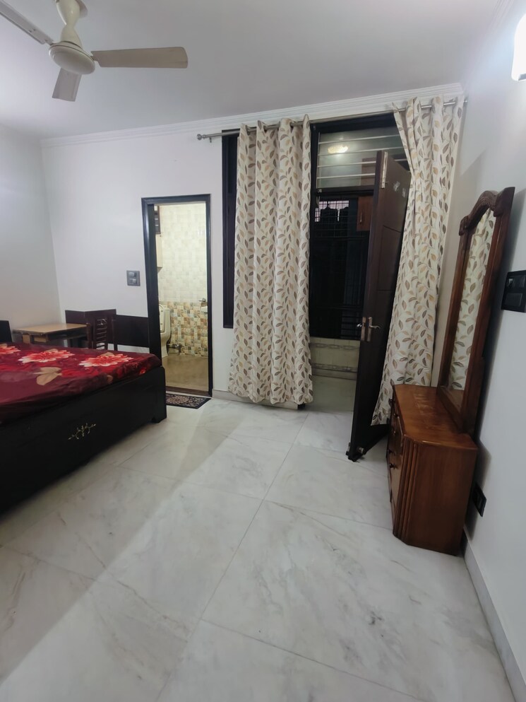 Bedroom, malviya nagar 2 Bedroom 100 Sq.Yd. Builder Floor In Malviya Nagar Delhi 8707822