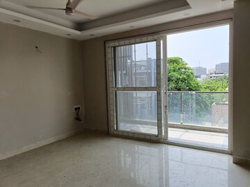 Room in 3 BHK Builder Floor at Nehru Enclave – for Rent