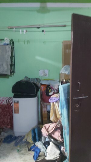 Furnished Amenities in 2.5 BHK Builder Floor at Mayur Vihar – for Sale