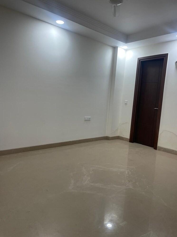 Room, chittaranjan park 3 Bedroom 160 Sq.Yd. Builder Floor In Chittaranjan Park Delhi 8707835