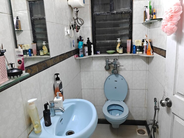 Bathroom, arshie-complex 4 Bedroom 1600 Sq.Ft. Apartment In Versova Mumbai 8707839