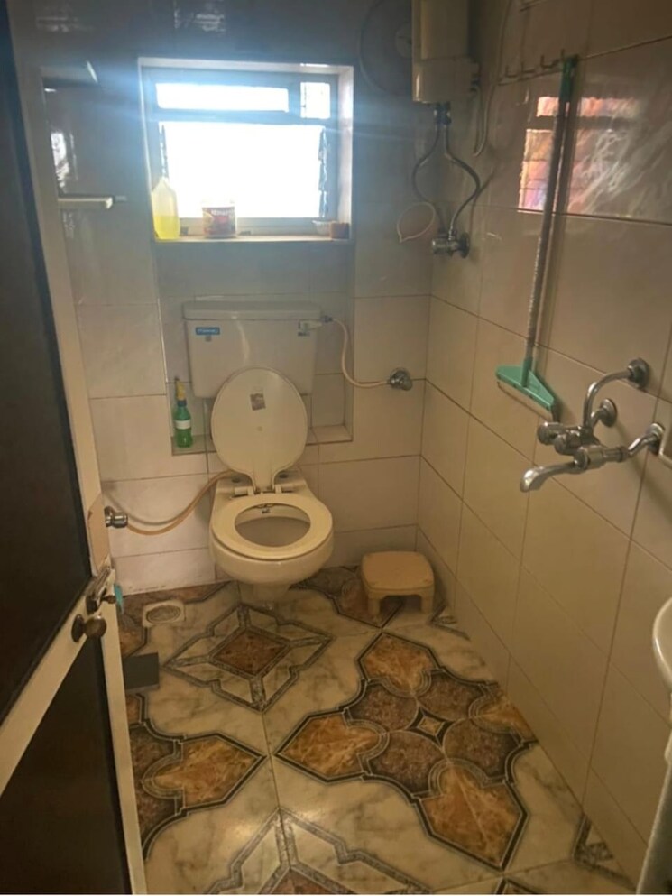 Bathroom, ashish-chs-andheri 3 Bedroom 1300 Sq.Ft. Apartment In Andheri West Mumbai 8707845