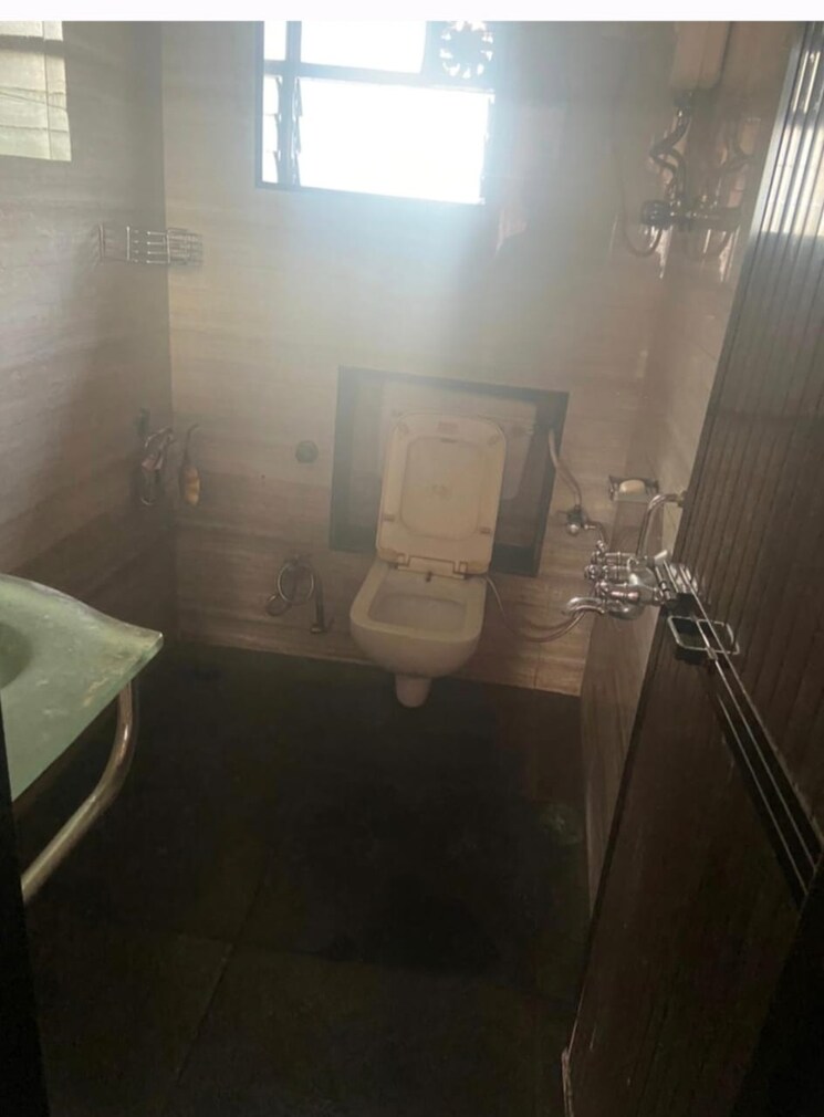 Bathroom, ashish-chs-andheri 3 Bedroom 1300 Sq.Ft. Apartment In Andheri West Mumbai 8707845