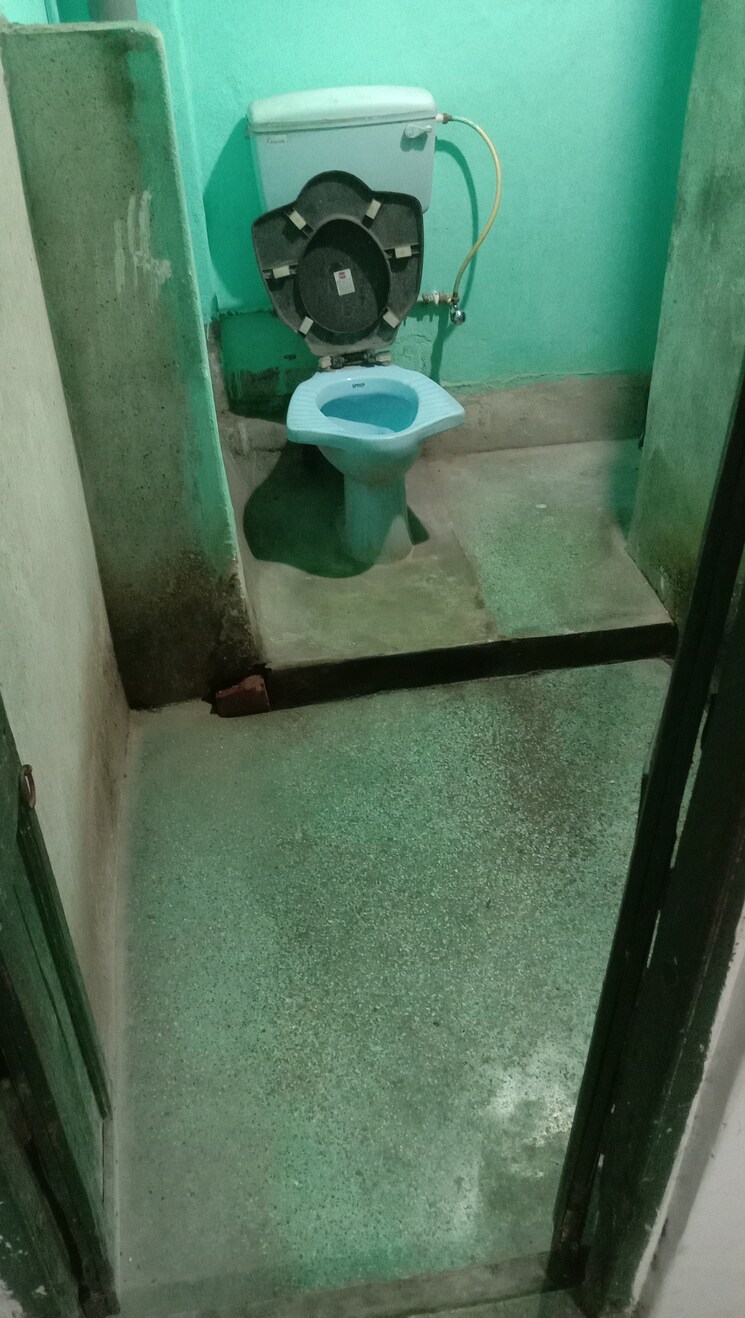 Bathroom, bagbazar 4 Bedroom 2000 Sq.Ft. Independent House In Bagbazar Kolkata 8707859