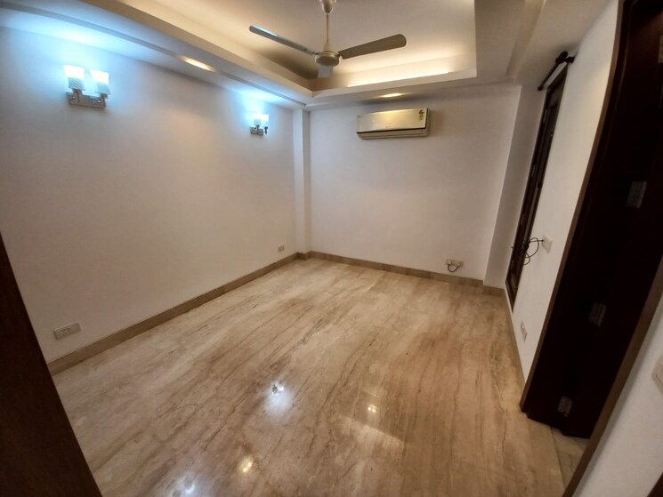 Kitchen, veera-safdarjung-enclave 4 Bedroom 2700 Sq.Ft. Builder Floor In Safdarjung Enclave Delhi 8707877