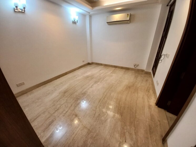 Room, veera-safdarjung-enclave 4 Bedroom 2700 Sq.Ft. Builder Floor In Safdarjung Enclave Delhi 8707877