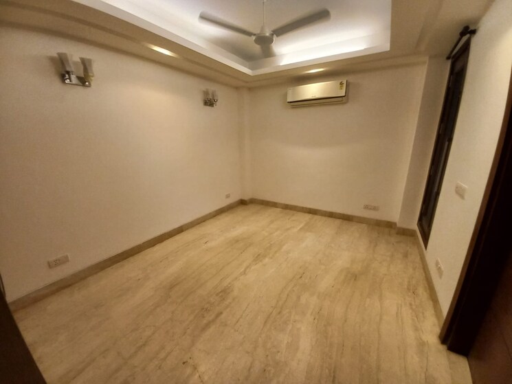 Room, veera-safdarjung-enclave 4 Bedroom 2700 Sq.Ft. Builder Floor In Safdarjung Enclave Delhi 8707877