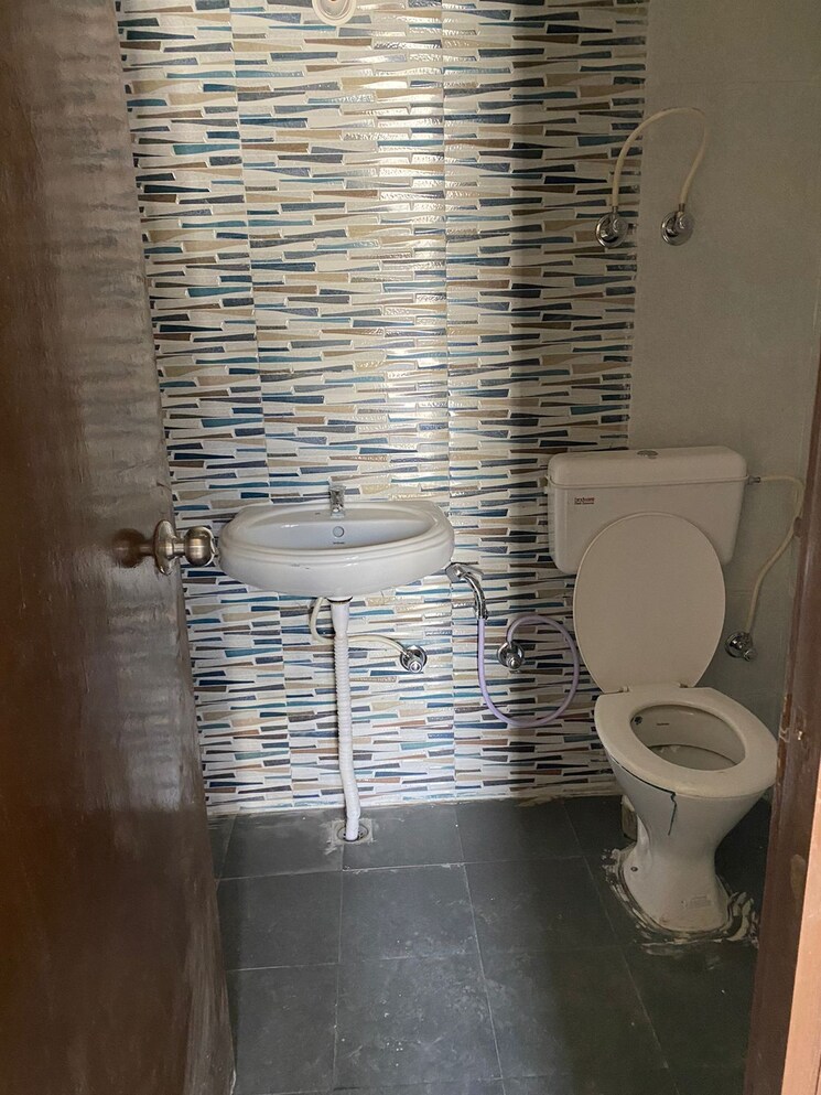 Bathroom, pivotal-devaan 2 Bedroom 590 Sq.Ft. Apartment In Sector 84 Gurgaon 8707886