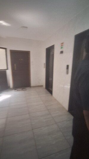 Room in 1 BHK Apartment at Adarsh Apartment Santacruz, Santacruz East – for Sale