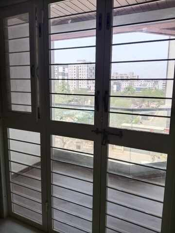 Room in 3 BHK Apartment at Basil Mondale, Mundhwa – for Rent