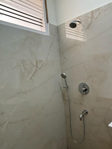 Attached Bathroom in 2 BHK Builder Floor at Rt Nagar – for Rent