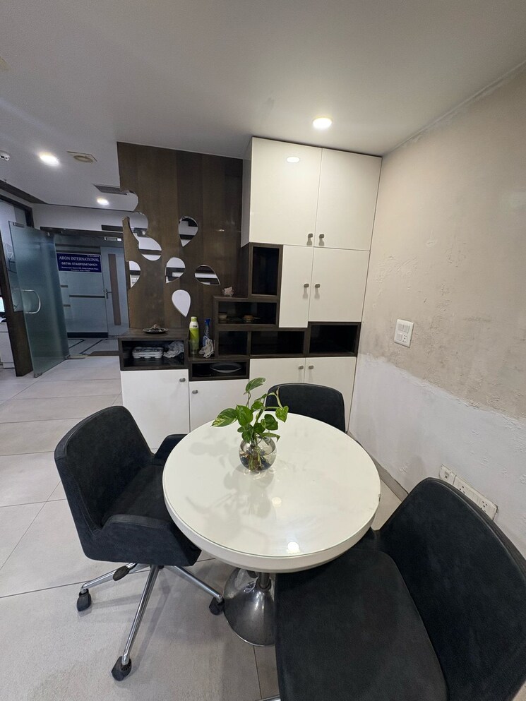 Team Area, netaji subhash place Commercial Office Space 1050 Sq.Ft. In Netaji Subhash Place Delhi 8707919