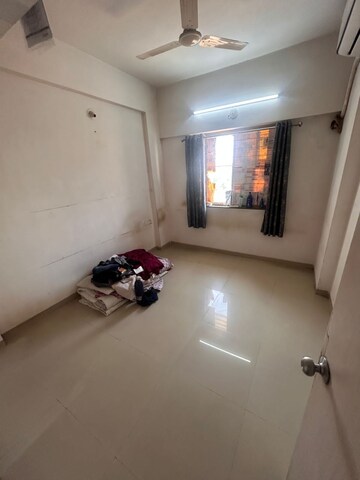 1 BHK Apartment For Rent in Tragad
