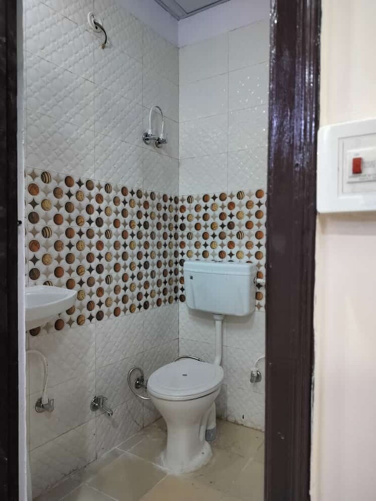 Attached Bathroom, pratap vihar 2 Bedroom 750 Sq.Ft. Builder Floor In Pratap Vihar Ghaziabad 8707975