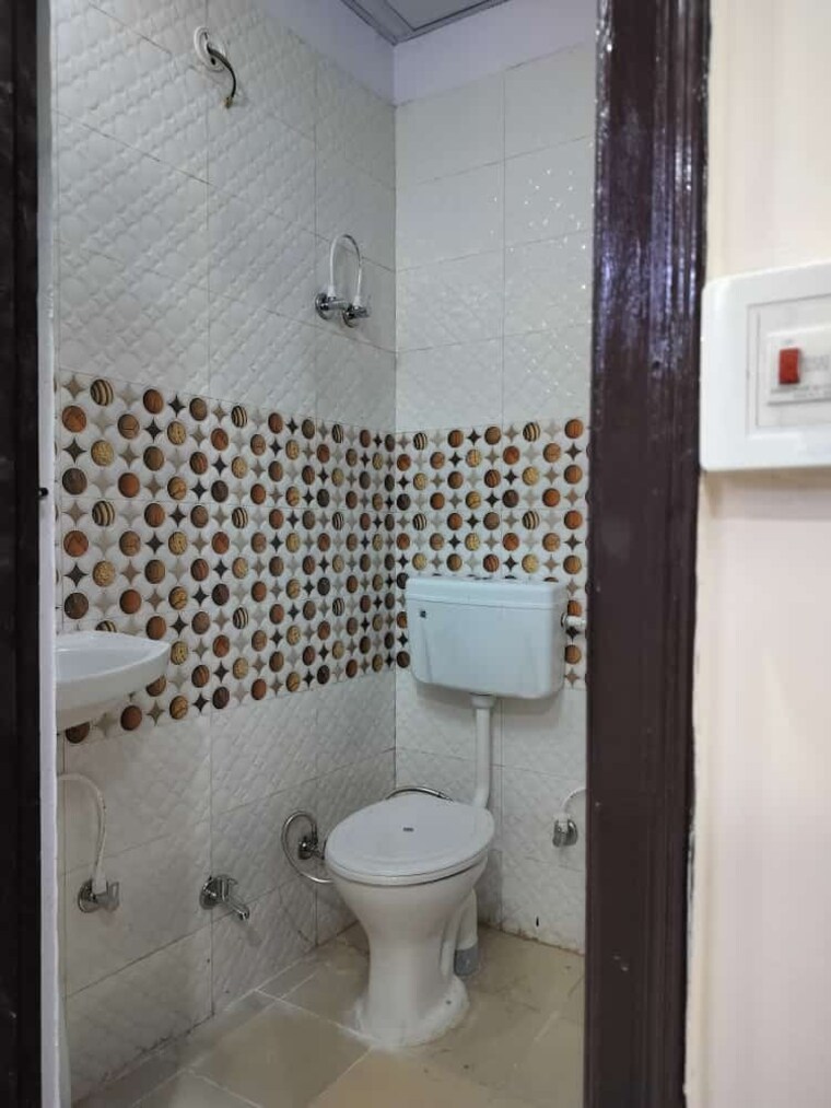Attached Bathroom, pratap vihar 2 Bedroom 750 Sq.Ft. Builder Floor In Pratap Vihar Ghaziabad 8707975