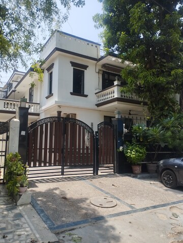 4 BHK Independent House For Rent in Sector 26