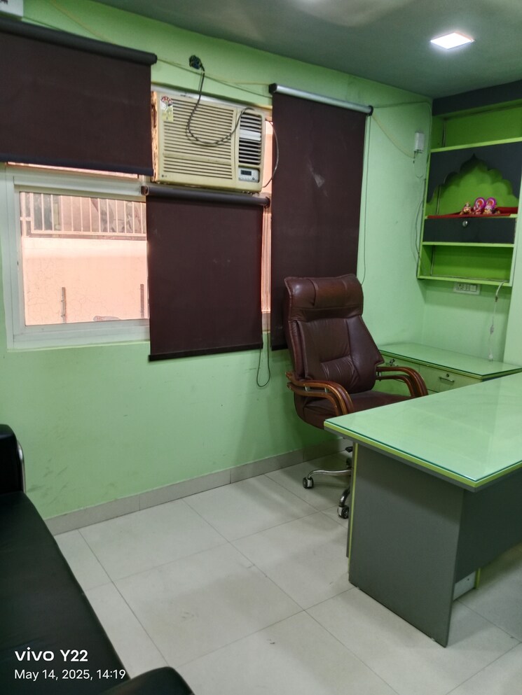 Team Area, laxmi nagar Commercial Office Space 600 Sq.Ft. In Laxmi Nagar Delhi 8708005