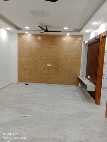 3 BHK Builder Floor For Sale in Laxmi Nagar