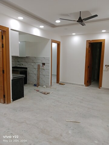 Room in 3 BHK Builder Floor at Laxmi Nagar – for Sale