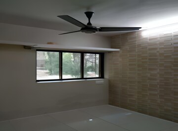 Room in 2 BHK Apartment at Jai Santoshi Mata CHS, Kopri – for Rent