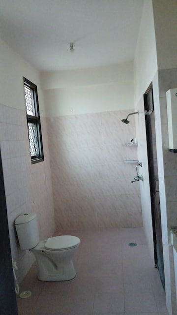 Furnished Amenities in 3 BHK Apartment at Mea Apartments, Sector 62 – for Rent