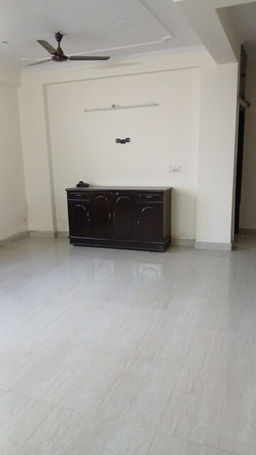 Furnished Amenities in 3 BHK Apartment at Mea Apartments, Sector 62 – for Rent