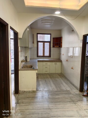 3 BHK Builder Floor For Sale in Laxmi Nagar