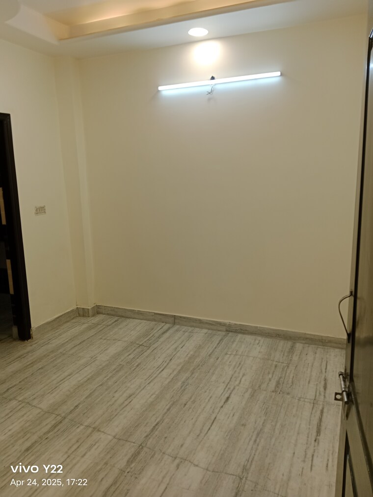 Room, laxmi nagar 3 Bedroom 900 Sq.Ft. Builder Floor In Laxmi Nagar Delhi 8708019