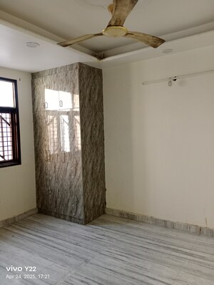 Room in 3 BHK Builder Floor at Laxmi Nagar – for Sale