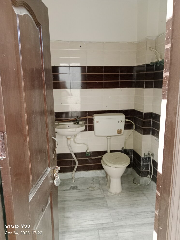 Kitchen, laxmi nagar 3 Bedroom 900 Sq.Ft. Builder Floor In Laxmi Nagar Delhi 8708019