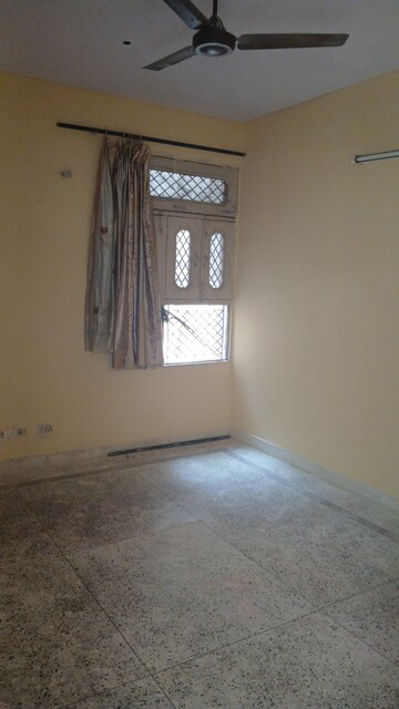 Furnished Amenities in 2 BHK Apartment at Panchvati Apartments, Sector 62 – for Rent