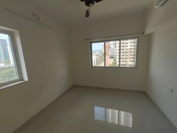 Room in 1 BHK Apartment at Omkar Signet, Malad East – for Rent