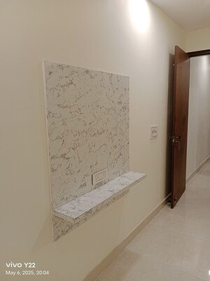 Room in 2 BHK Builder Floor at Laxmi Nagar – for Sale