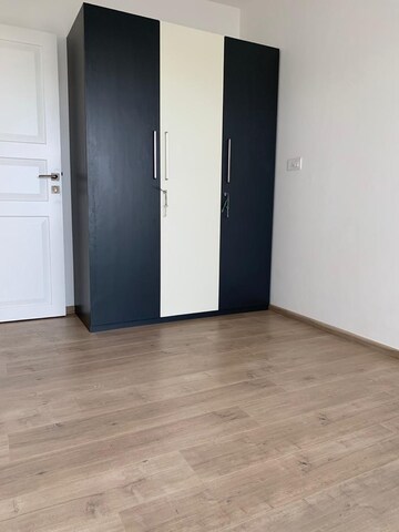 Room in 3 BHK Apartment at Kanakia Paris, Bandra East – for Rent