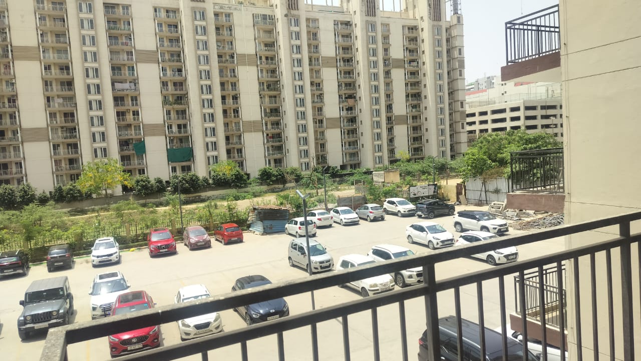 3 BHK Apartment For Rent in ROF Aalayas