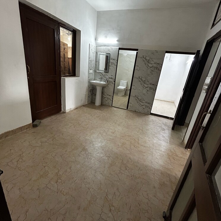 Room, south extension i 2 Bedroom 1800 Sq.Ft. Builder Floor In South Extension I Delhi 8708110