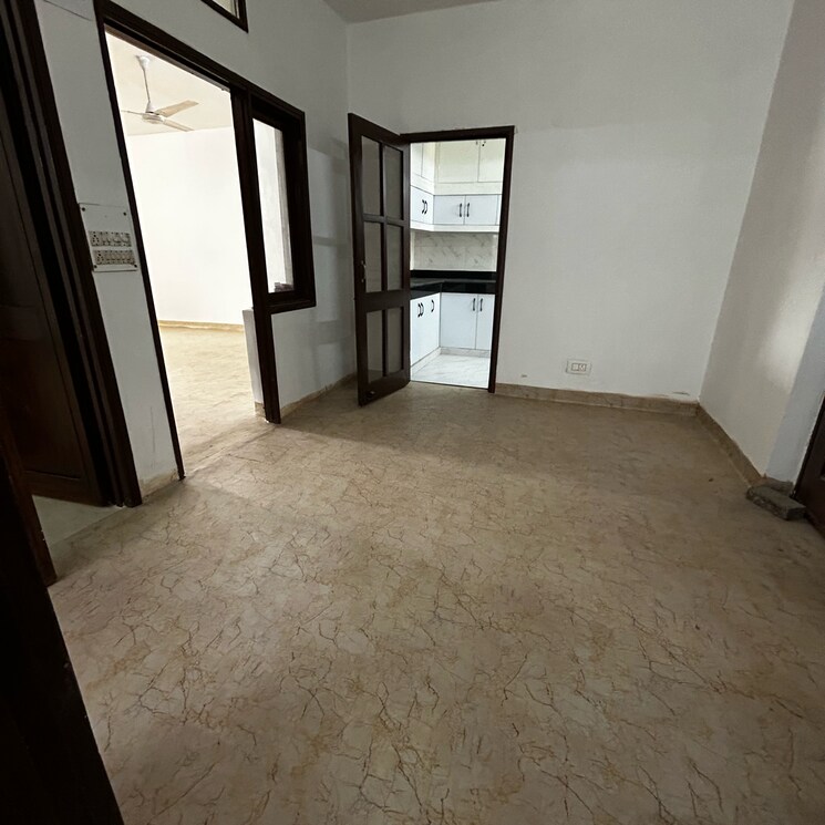 Room, south extension i 2 Bedroom 1800 Sq.Ft. Builder Floor In South Extension I Delhi 8708110