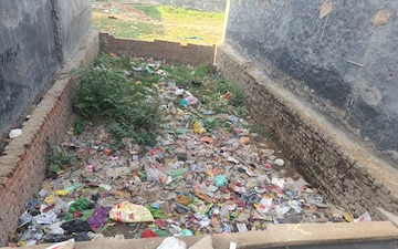 Plot For Sale in Kalindi Kunj