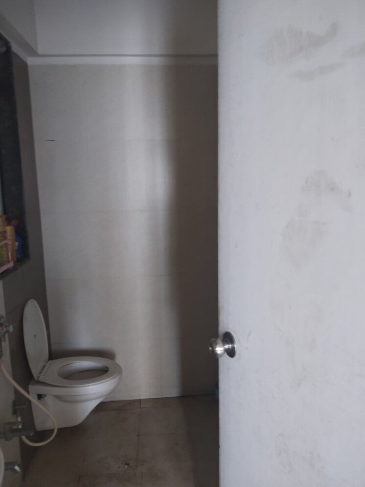 Bathroom, satguru-solitaire 2 Bedroom 680 Sq.Ft. Apartment In Kasarvadavali Thane 8708128