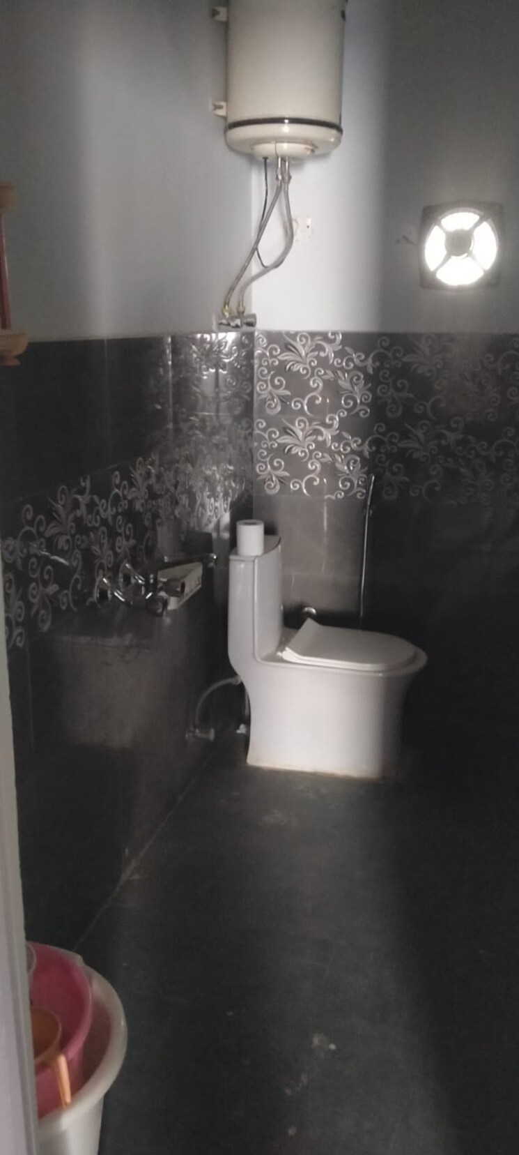 Bathroom, sector 31 2 Bedroom 160 Sq.Yd. Builder Floor In Sector 31 Gurgaon 8708194