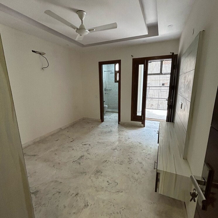 Room, south extension ii 3 Bedroom 2700 Sq.Ft. Builder Floor In South Extension ii Delhi 8708208