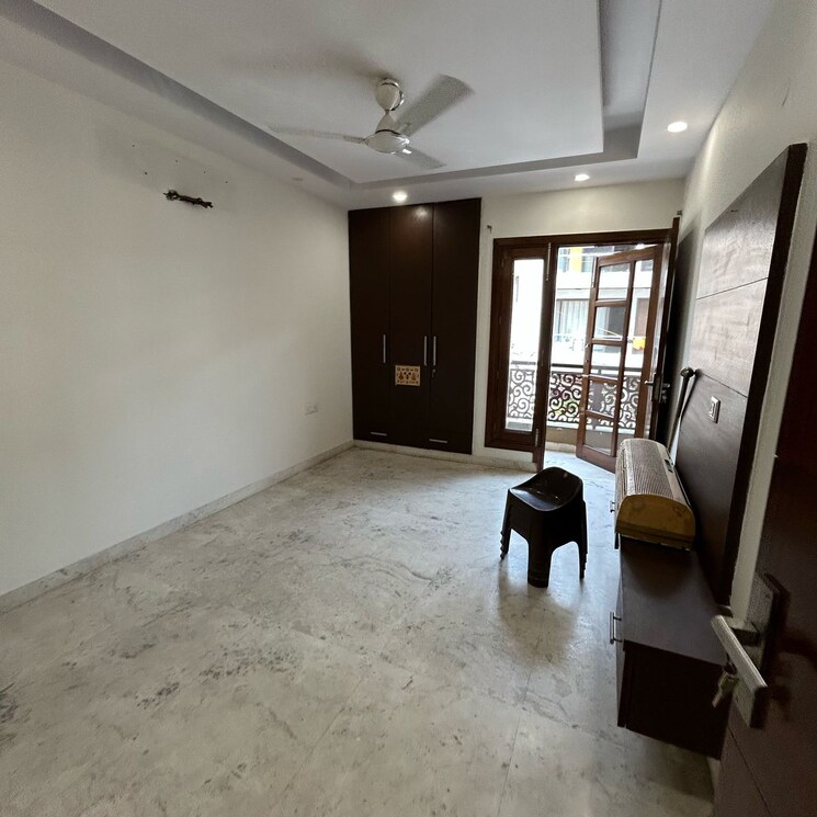 Room, south extension ii 3 Bedroom 2700 Sq.Ft. Builder Floor In South Extension ii Delhi 8708208