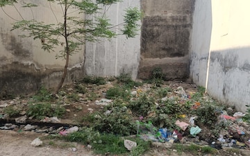 Plot For Sale in Kalindi Kunj