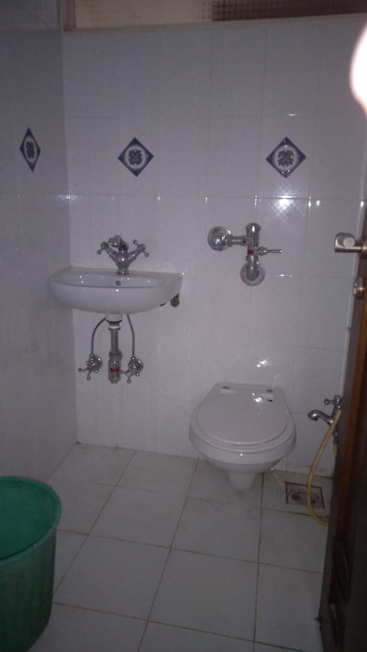 Bathroom, colaba 2 Bedroom 760 Sq.Ft. Apartment In Colaba Mumbai 8708286