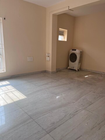 Room in 3 BHK Apartment at Manikonda – for Rent